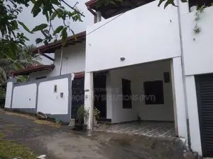 2 storied House for sale in piliyandala.