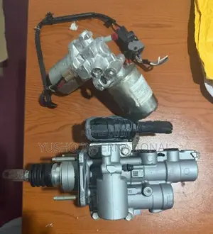 Toyota Prius ZVW 50 ABS / Accumulator Unit