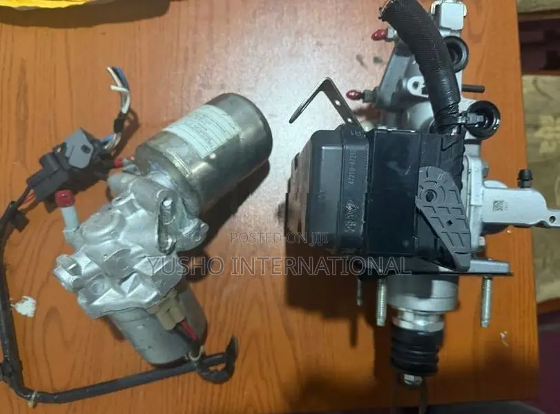 Toyota Prius ZVW 50 ABS / Accumulator Unit