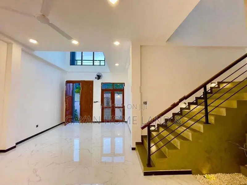 Brand New Luxurious Two Storey Quality House in Piliyandala Town Area