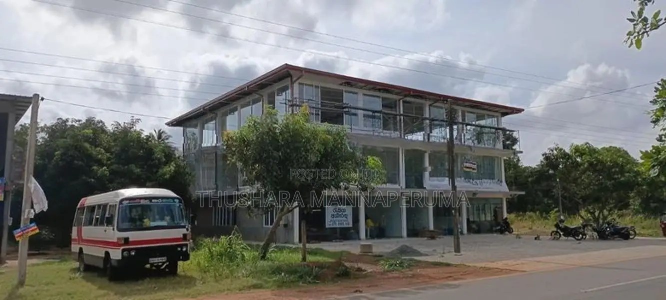 Commercial Building For Rent – Kadigawa Junction, Nikaweratiya