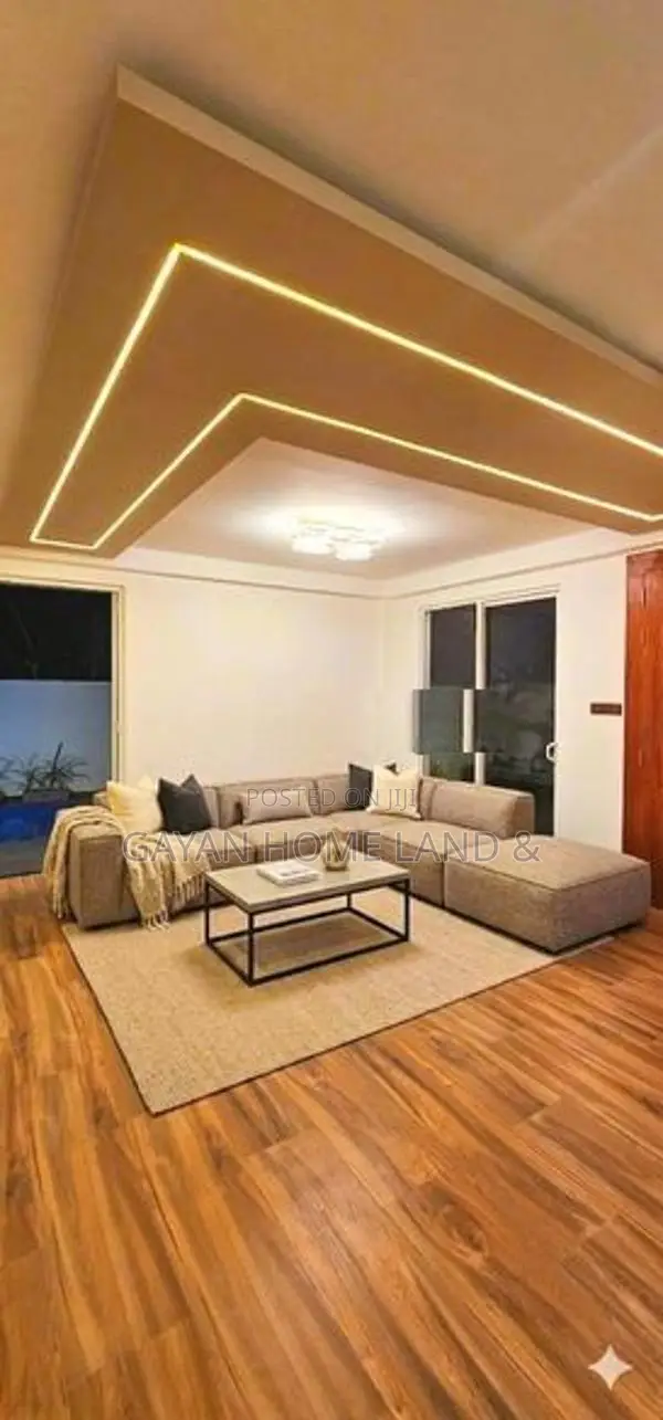 Swimming Pool With Luxury House For Sale In Piliyandala