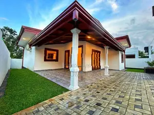 නිදනකාමර හතරක අලුත්ම තනිමහල් නිවසක් විකිණීමට මීගොඩ වටරැක