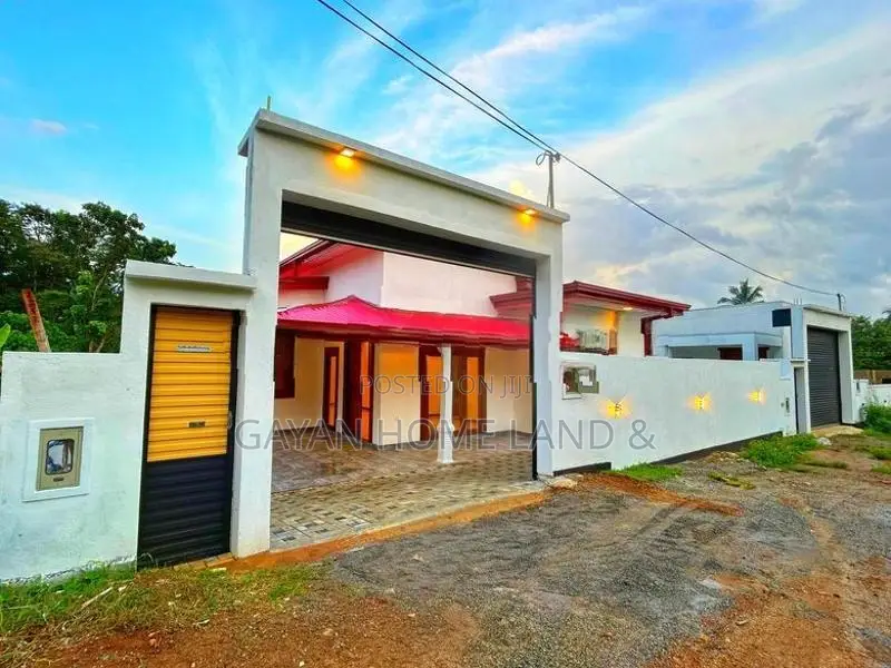 නිදනකාමර හතරක අලුත්ම තනිමහල් නිවසක් විකිණීමට මීගොඩ වටරැක