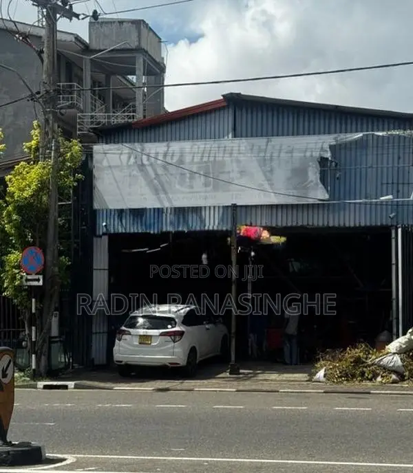 Land For Sale In Papiliyana Town Main Road Facing
