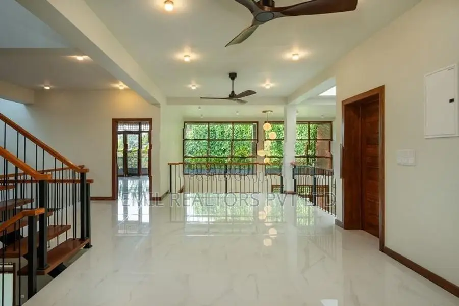 Luxury 5 Bedroom House for Sale at Koswatta, Battaramulla (EM223RN)