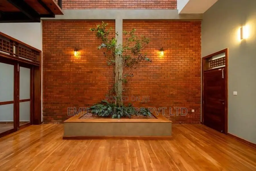 Luxury 5 Bedroom House for Sale at Koswatta, Battaramulla (EM223RN)