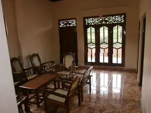 උඩු මහලක පිහිටි නිවසක් කුලියට දීමට ඇත මාරවිල මුදුකටුවෙහි