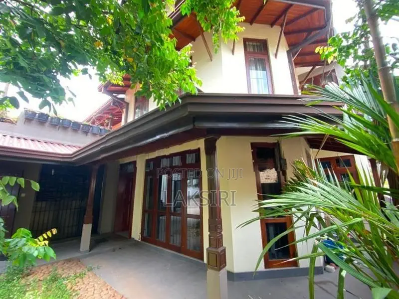 modern 03 store house sale mahragama Udhamulla