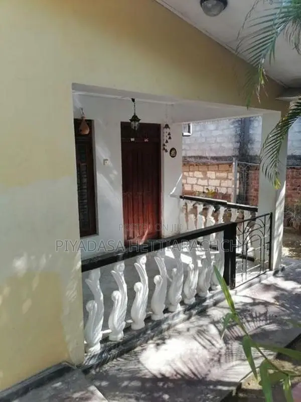 නිවසක් කුලියට දීමට ඇත -බදුල්ල – බදුලුසිරිගම