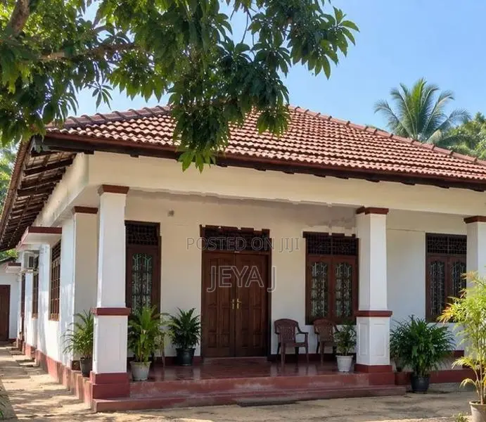 திருகோணமலை Main Street-இல் வீடுடன் காணி விற்பனைக்கு