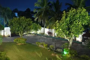 Luxury House with Swimming Pool in Nawala