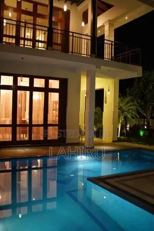 Luxury House with Swimming Pool in Nawala