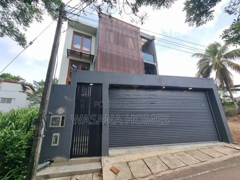 City limit House for Sale Talawathugoda
