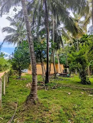 අගනා ඉඩමක් සමඟ සම්පූර්ණ කරන ලද නිවස Werella
