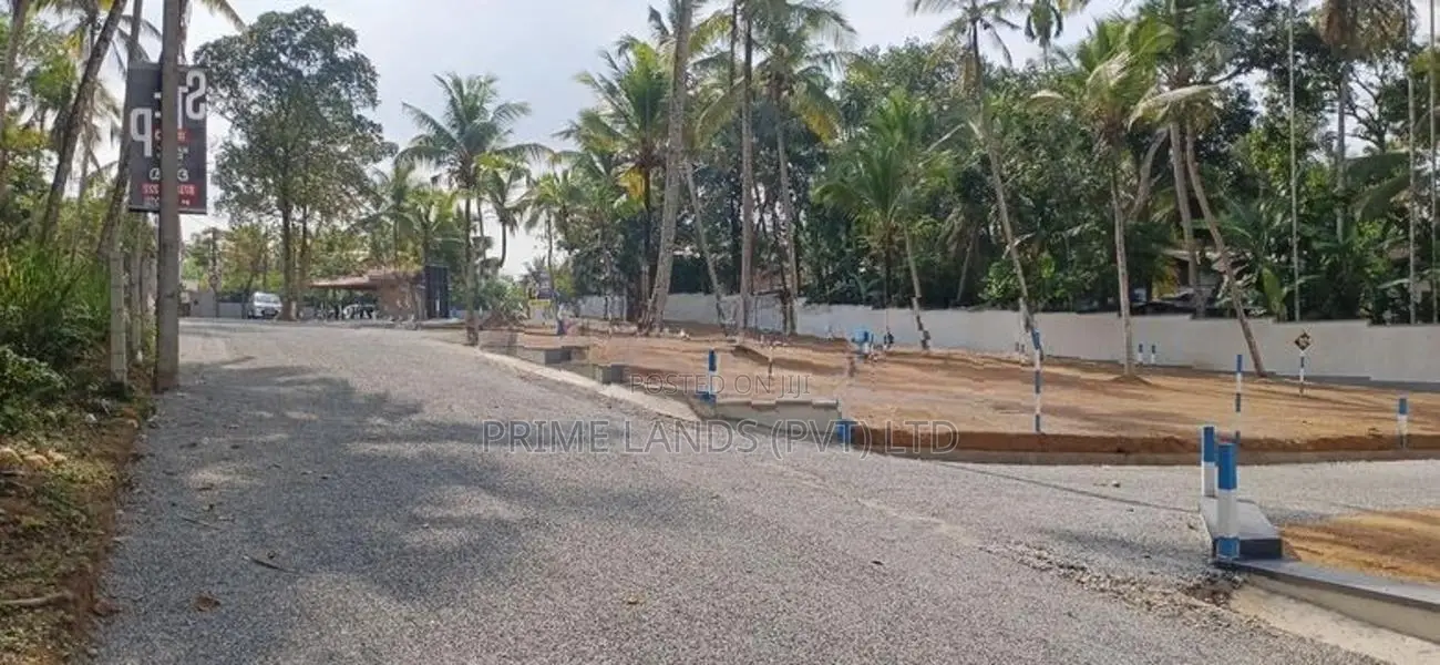 Kadawatha Land for Sale