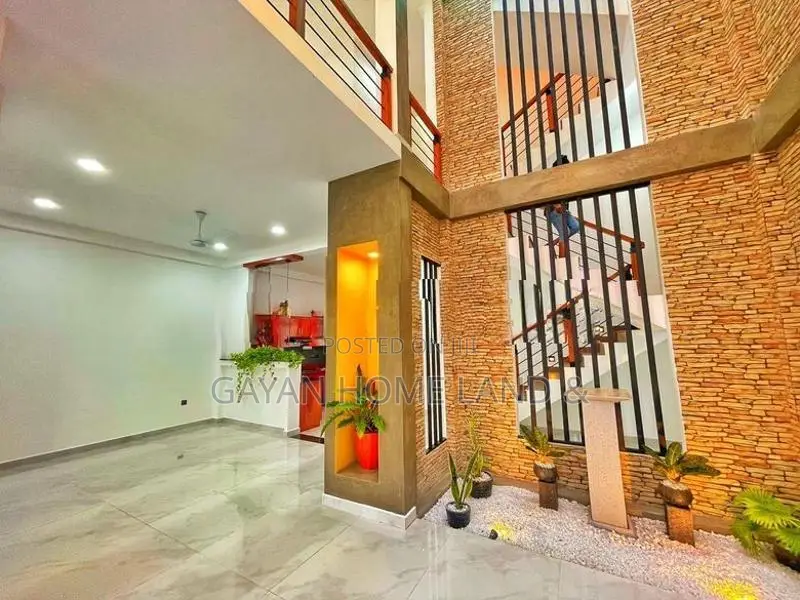 Brand New Eye Catching Three Storey Luxury House in Piliyandala