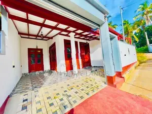 අලුත්ම අති නවීන මාදිලියේ තනිමහල් නිවසක් විකිණීමට කිරිවත්තුඩුව