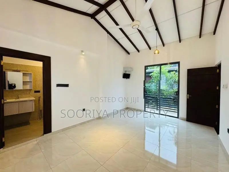 Luxury Brand New 2 Story House for Sale in Piliyandala
