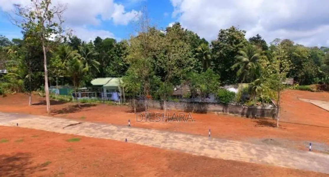 කැකනදුර පදිංචියට හොද ඉඩමක්