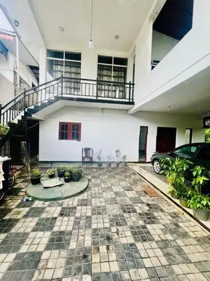 Upper floor house for rent in makumbura kottawa
