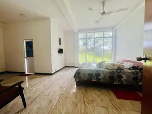 Upper floor house for rent in makumbura kottawa
