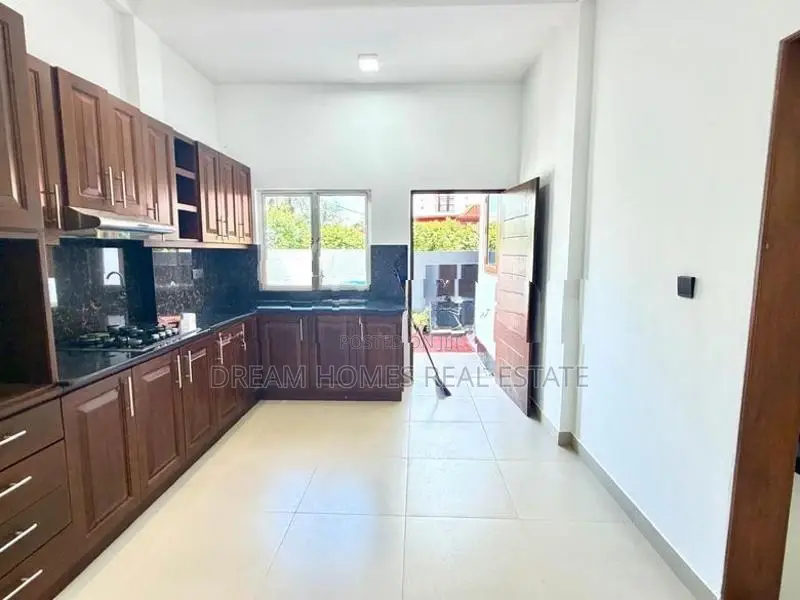 4 Bedroom House for Sale – Arawwala, Pannipitiya