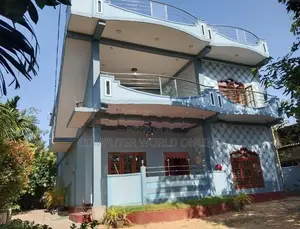 நவாலியில் மேல் மாடி வீடு விற்பனை கிழக்கு