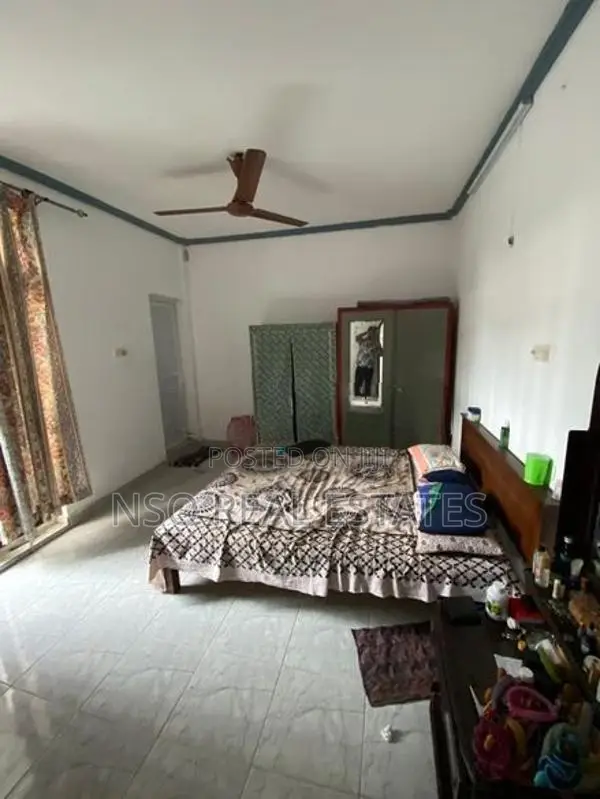 Spacious G+2 House for Sale – 2nd Block from Galle Road