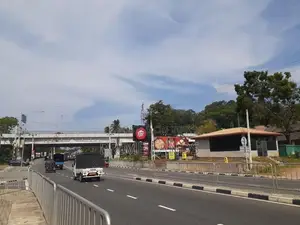 කුරුණෑගල අධීවේගී පිවිසුමට ළගින් ඉඩමක්