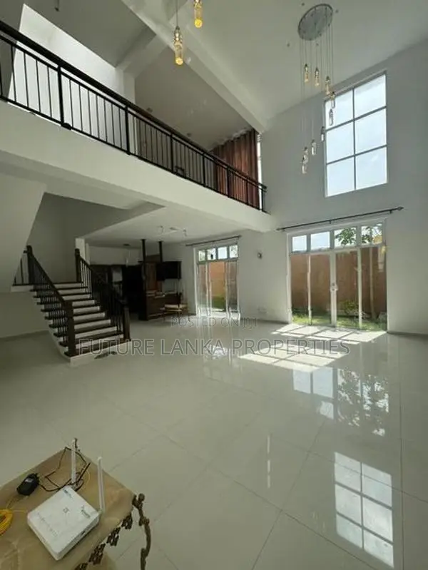 Luxurious 2 Stories House for Rent in Dehiwala
