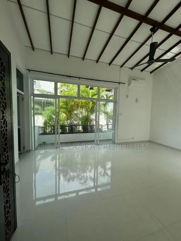 Luxurious 2 Stories House for Rent in Dehiwala