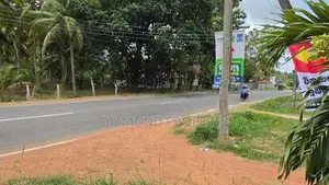 Commercial Property For Urgent Sale In Kuliyapitiya