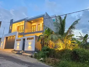 120 කොළඹ පාරට සමීප අලුත්ම දෙමහල් නිවස විකිනීමට - කැස්බෑව