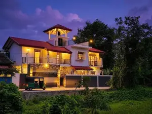 සුන්දර වෙල්යායකට මායිම් සුකෝපබෝගී අලුත්ම දෙමහල් නිවස විකිනීමට - කැස්බෑ