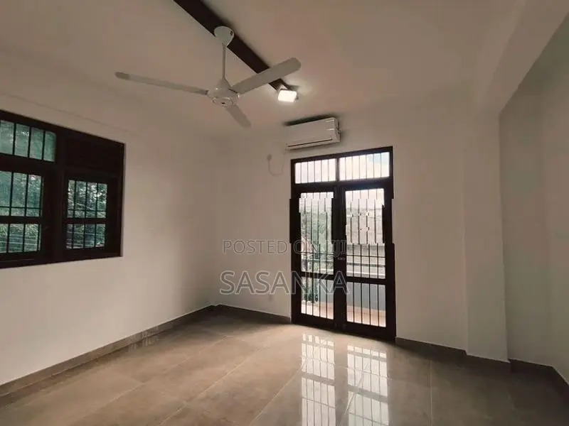 Malabe 6 Bed Rooms Three Story Super Luxury House For sale