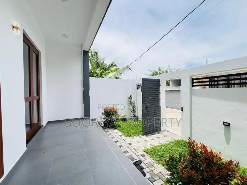 Modern Brand New House for Sale in Piliyandala