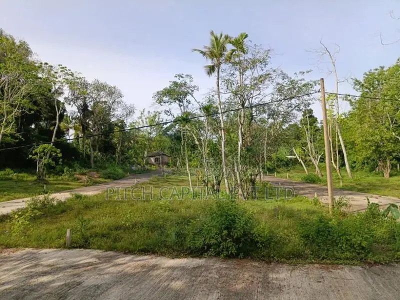 Lake Facing Land for Sale in Koggala