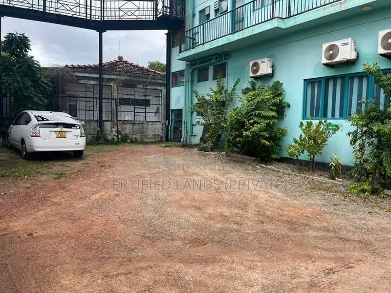 FULLY FURNISHED A/C OFFICE SPACE FOR RENT IN NAWALA