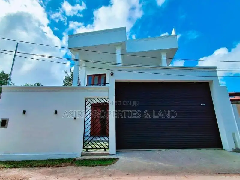 BRAND NEW LUXURY HOUSE FOR SALE IN PILIYANDALA KESBAWA