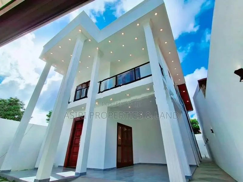 BRAND NEW LUXURY HOUSE FOR SALE IN PILIYANDALA KESBAWA