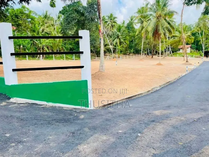 Residential Land for Sale at Kalagedihena
