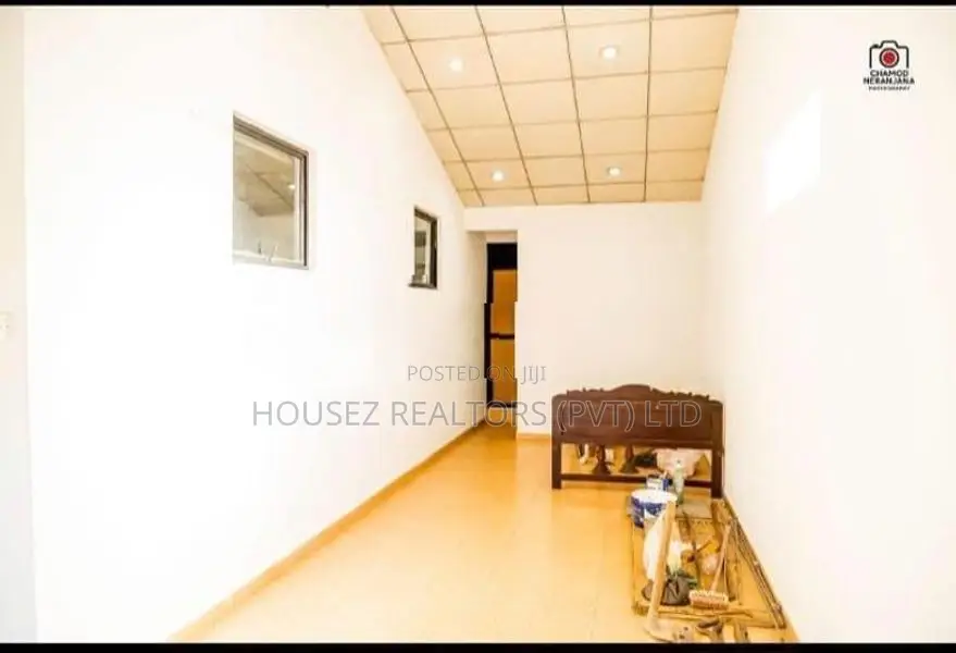 Commercial Building for Sale – Kottawa