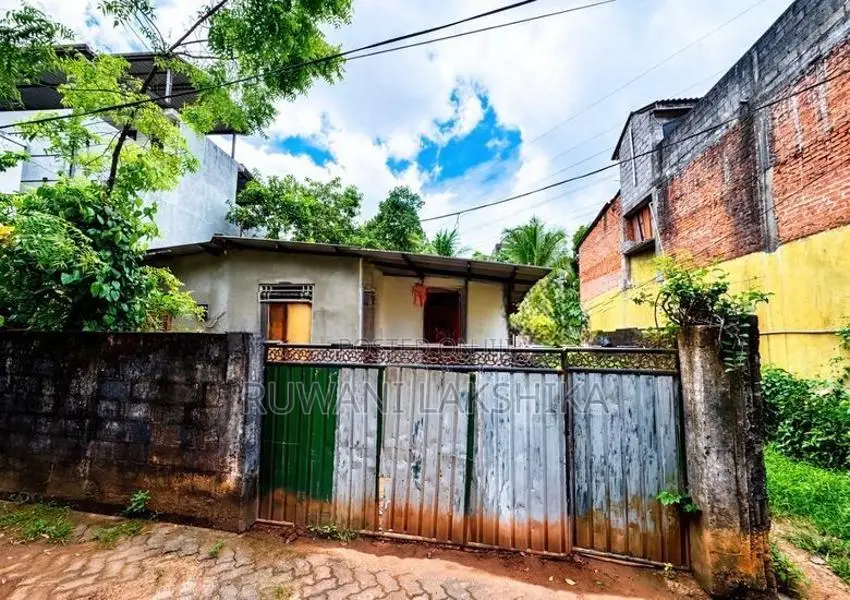 House with Land for Sale Himbutana