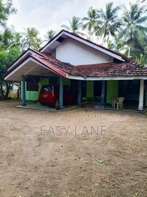 House with Land for Sale in Naththandiya