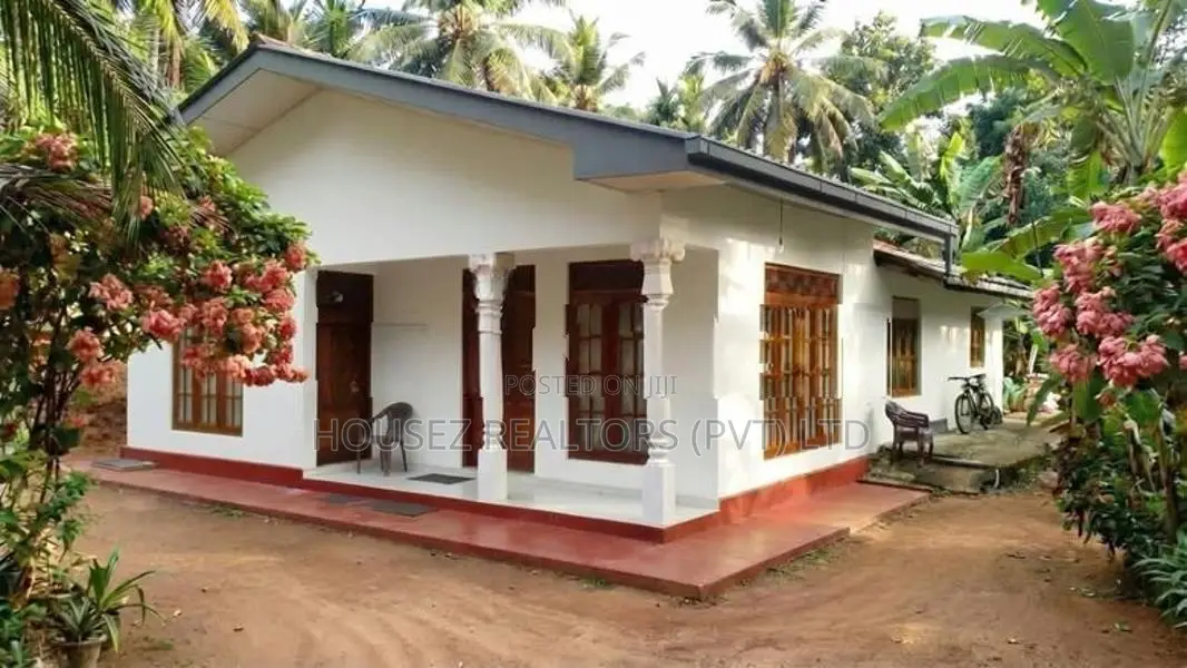 Luxury House and Fertile Land in Wellewela, Matale