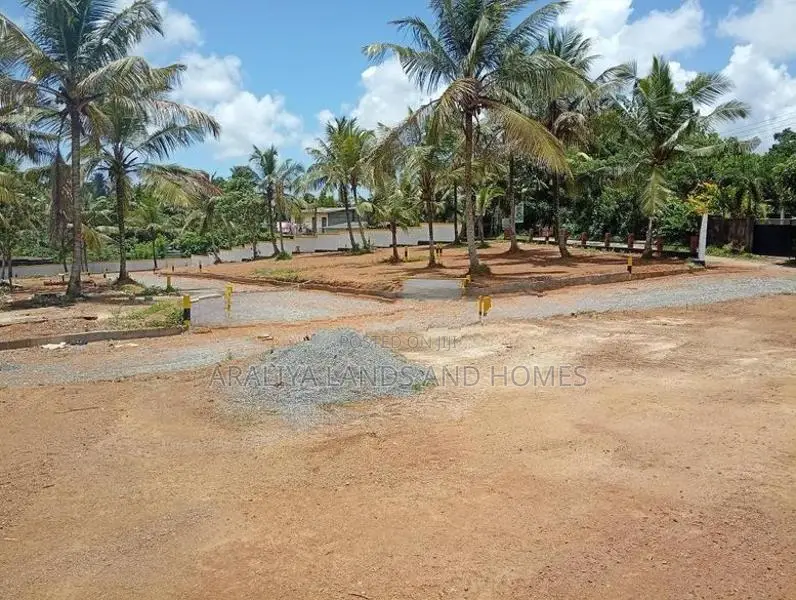 Land for Sale in Close to Kahathuduwa Higway