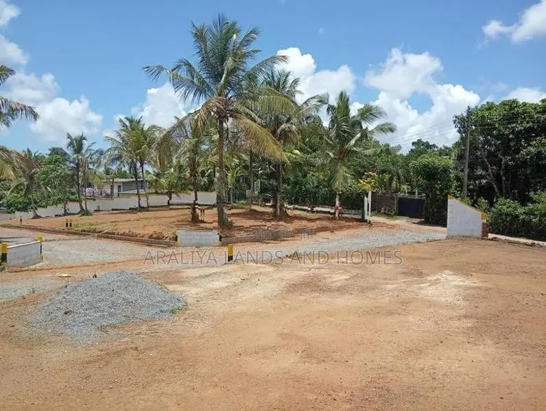 Land for Sale in Close to Kahathuduwa Higway