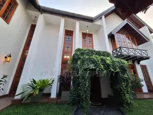 Family luxury house for sale in nawala