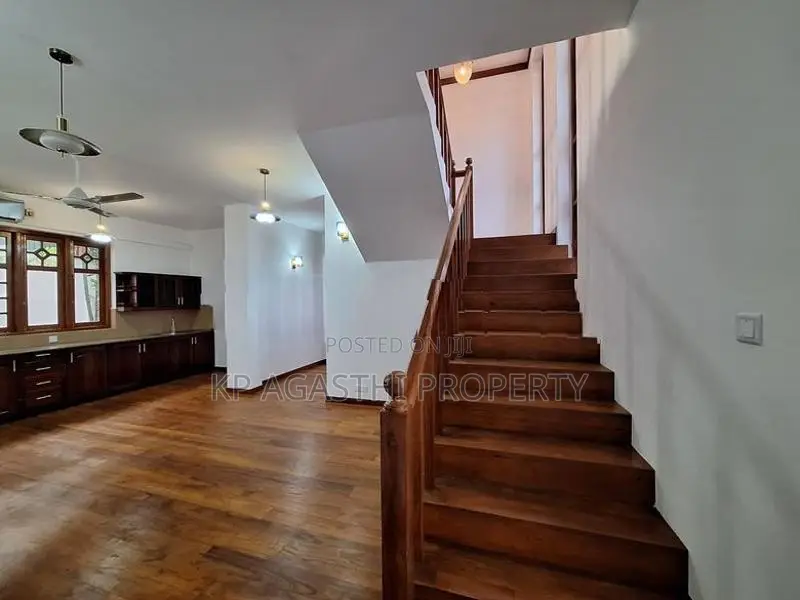 Family luxury house for sale in nawala